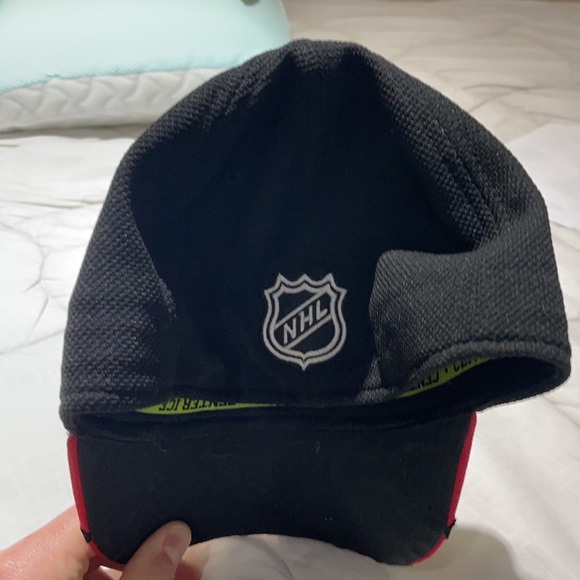 NHL Blackhawks Reebok Hat - Picture 2 of 3